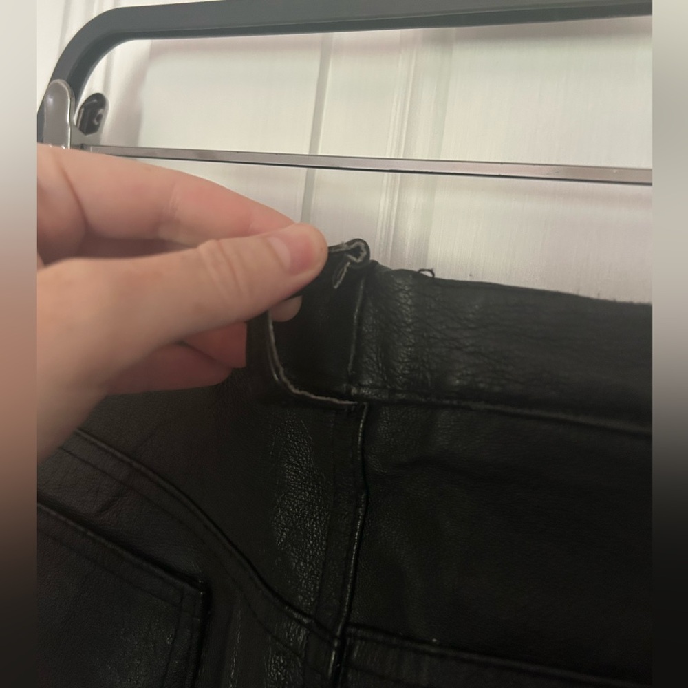 Reformation Shorts - Picture 4 of 8